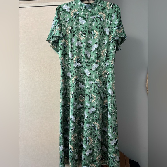Ann Taylor Green Floral mock neck Midi Dress size 8 - Picture 2 of 5